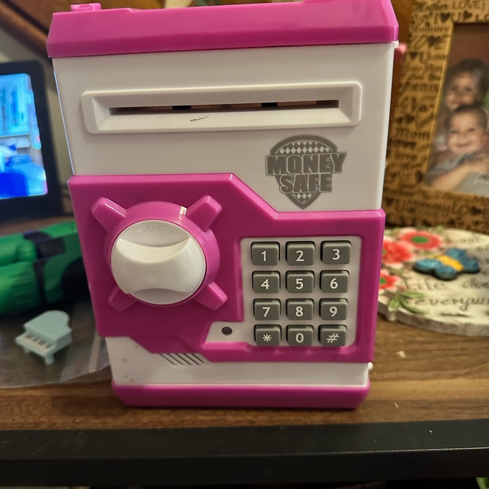 Girls combination money safe